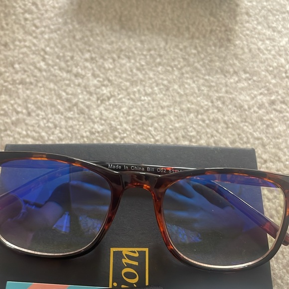 Blue light glasses - Picture 2 of 3